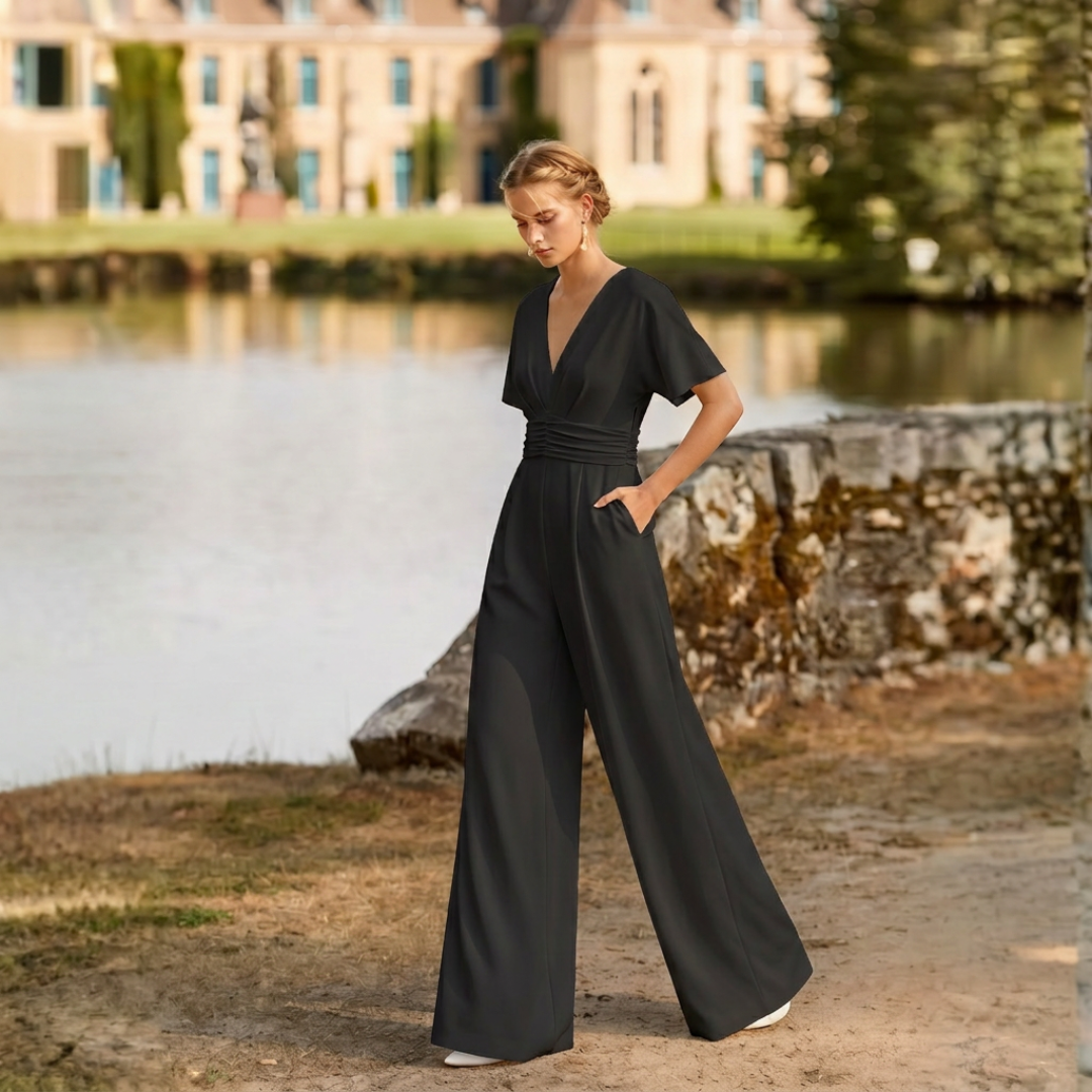 Combinaison Kaia | Jambes larges, col en V, ceinturée élégante 9