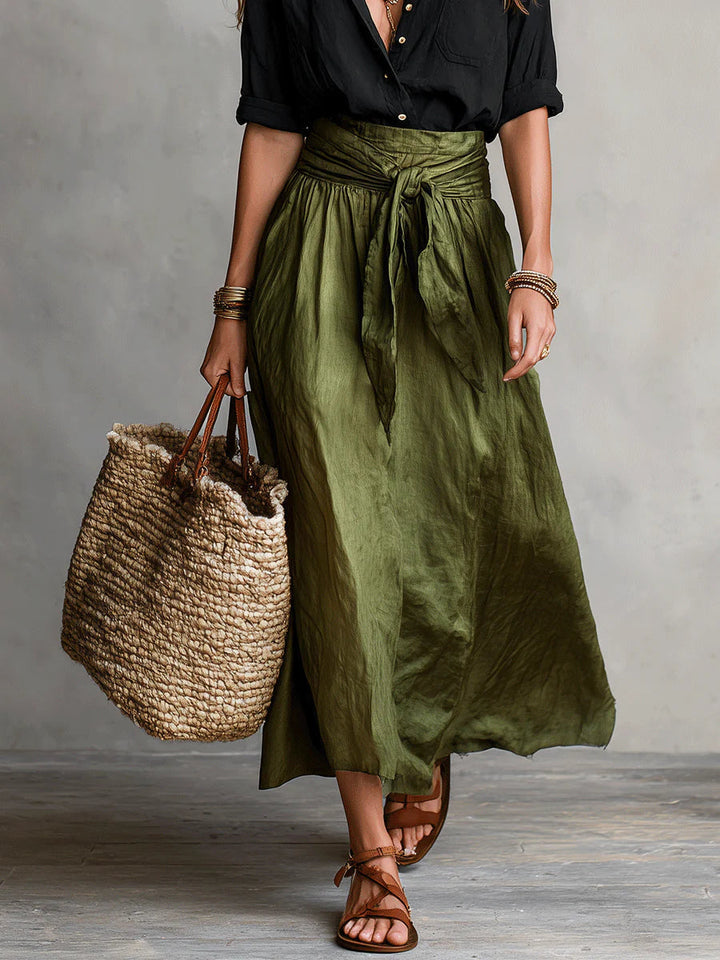 Ensemble Femme Éléna | T-shirt Fluide Noir et Jupe Midi Taille Haute Olive 4