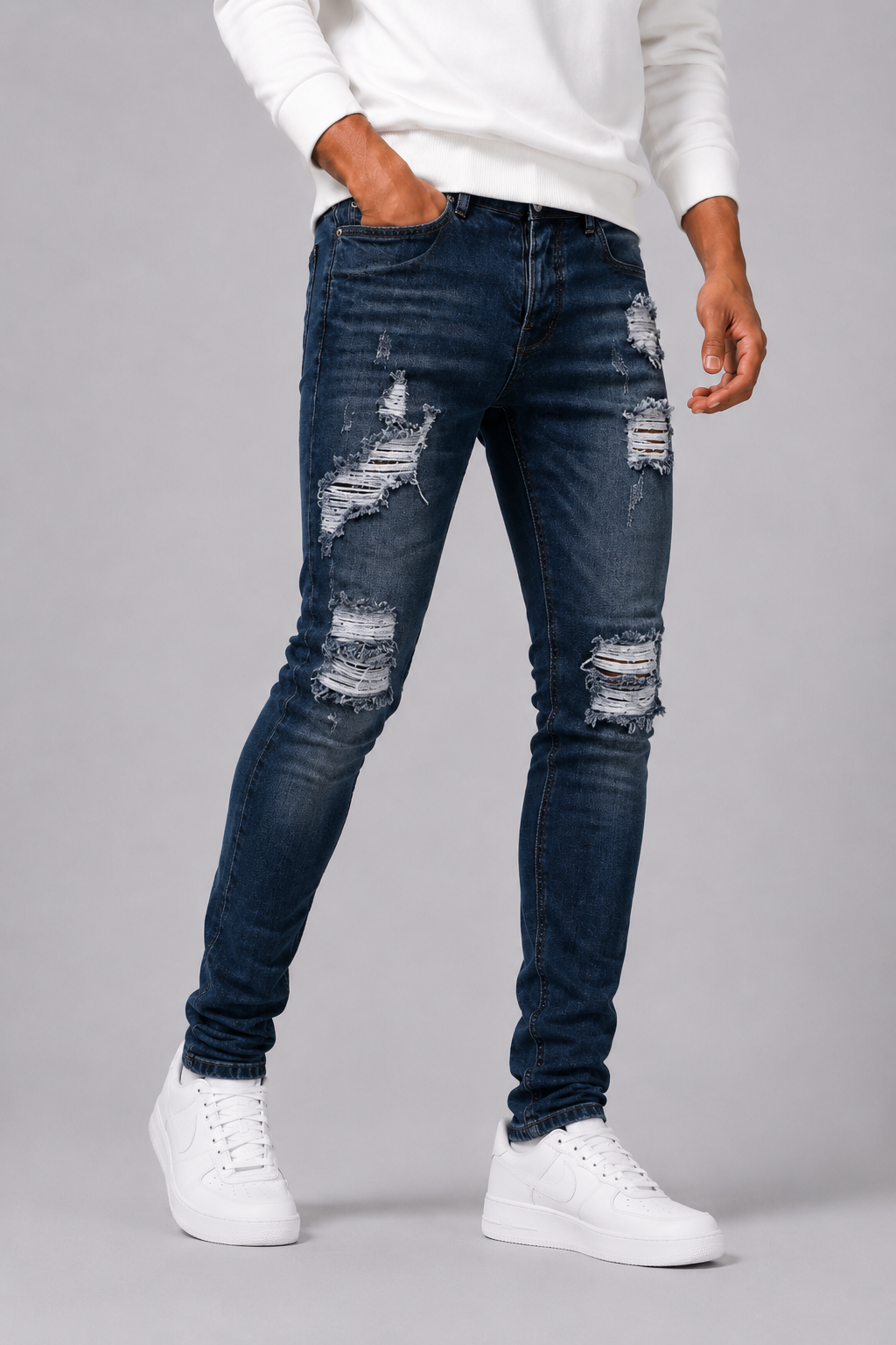Jean slim Celvoir | Denim déchiré, coupe ajustée moderne 4