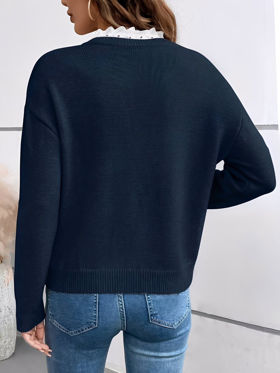 Pull Élégant Justine Femme | Dentelle Raffinée, Col V 2