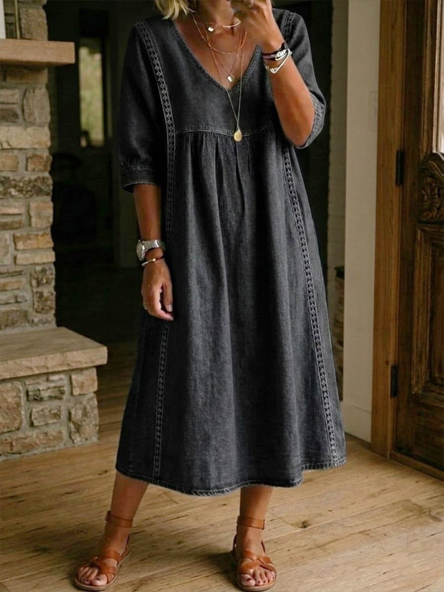 Robe Dena Longue Femme | Denim Léger, Col V, Détails en Dentelle 4