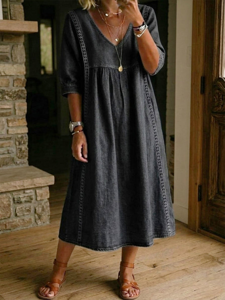 Robe Dena Longue Femme | Denim Léger, Col V, Détails en Dentelle 4