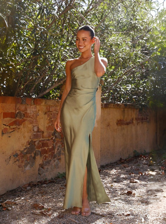 Robe Eudoxie | Robe de Soirée Élégante avec Fente Asymétrique, Coupe Ajustée 1