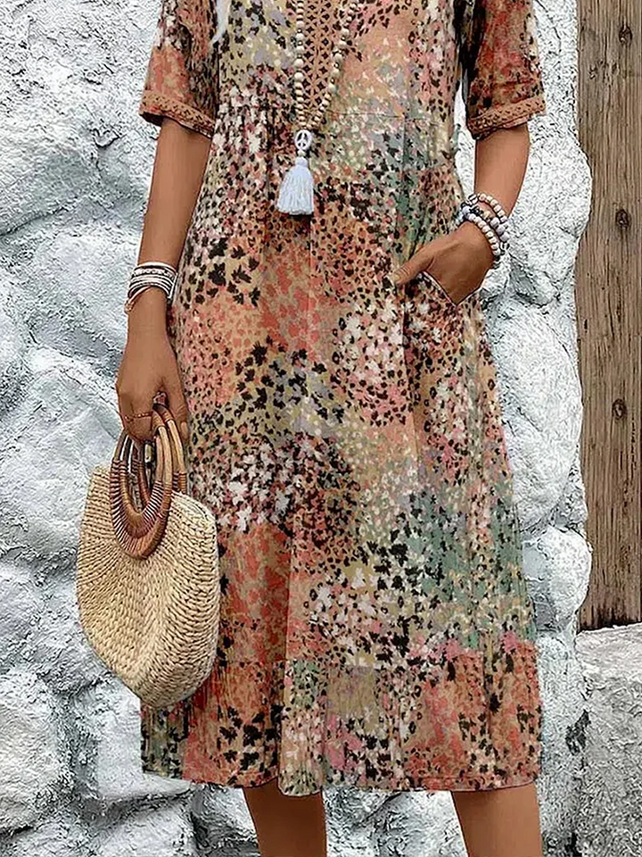 Robe d'été Viona | Décolleté en V, motif floral intégral, longueur genou 6