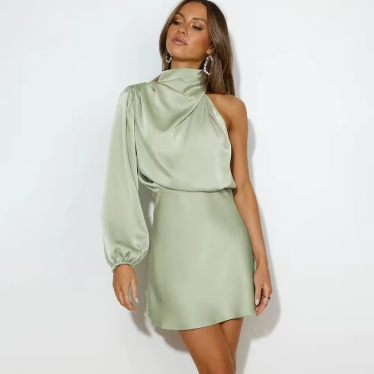 Robe de Soirée Lexa | Satin Asymétrique, Une Manche Élégante 6