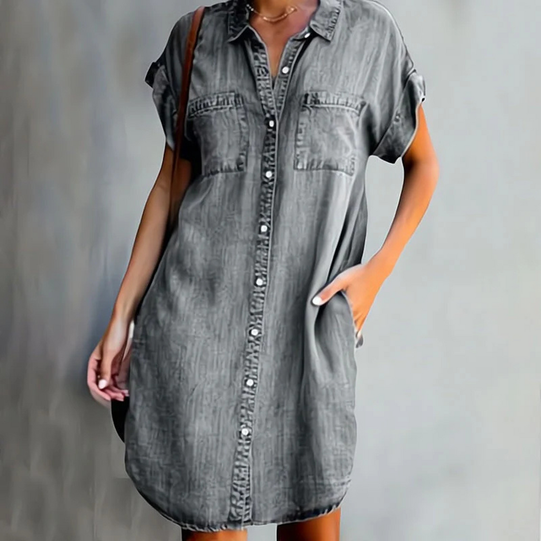 Robe longue Féline | Coupe raffinée en tissu doux, col structuré 1