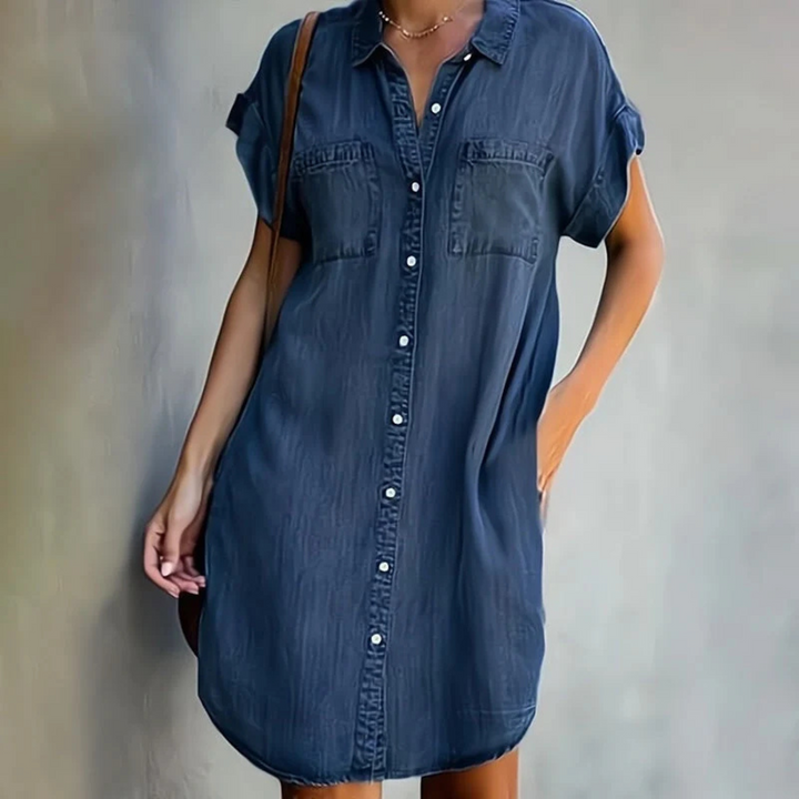 Robe longue Féline | Coupe raffinée en tissu doux, col structuré 2