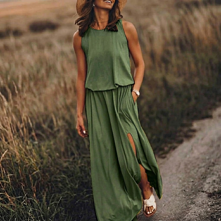 Robe longue Kateline | Maxi fluide, col rond, sans manches, fente latérale 12