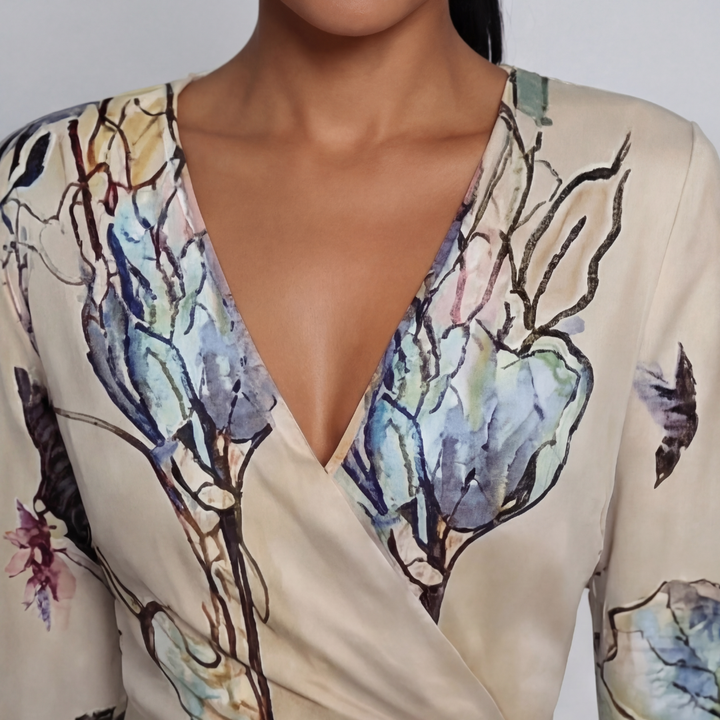 Robe longue Lavinie | Imprimé floral bleu, col V et manches longues, style bohème 5