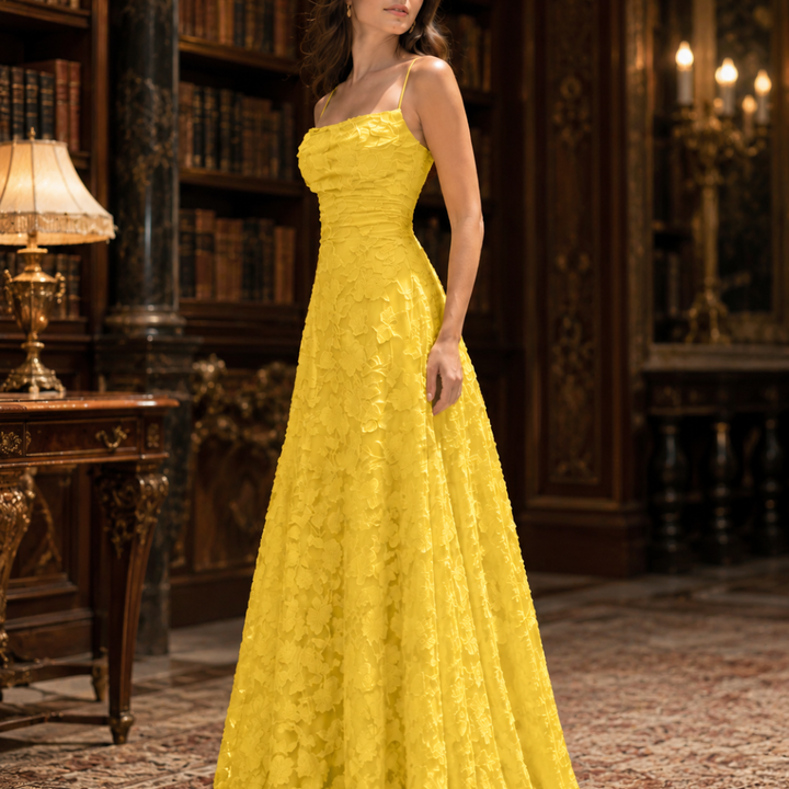 Robe longue Mireille | Dentelle florale, bretelles ajustables, robe de soirée élégante 1