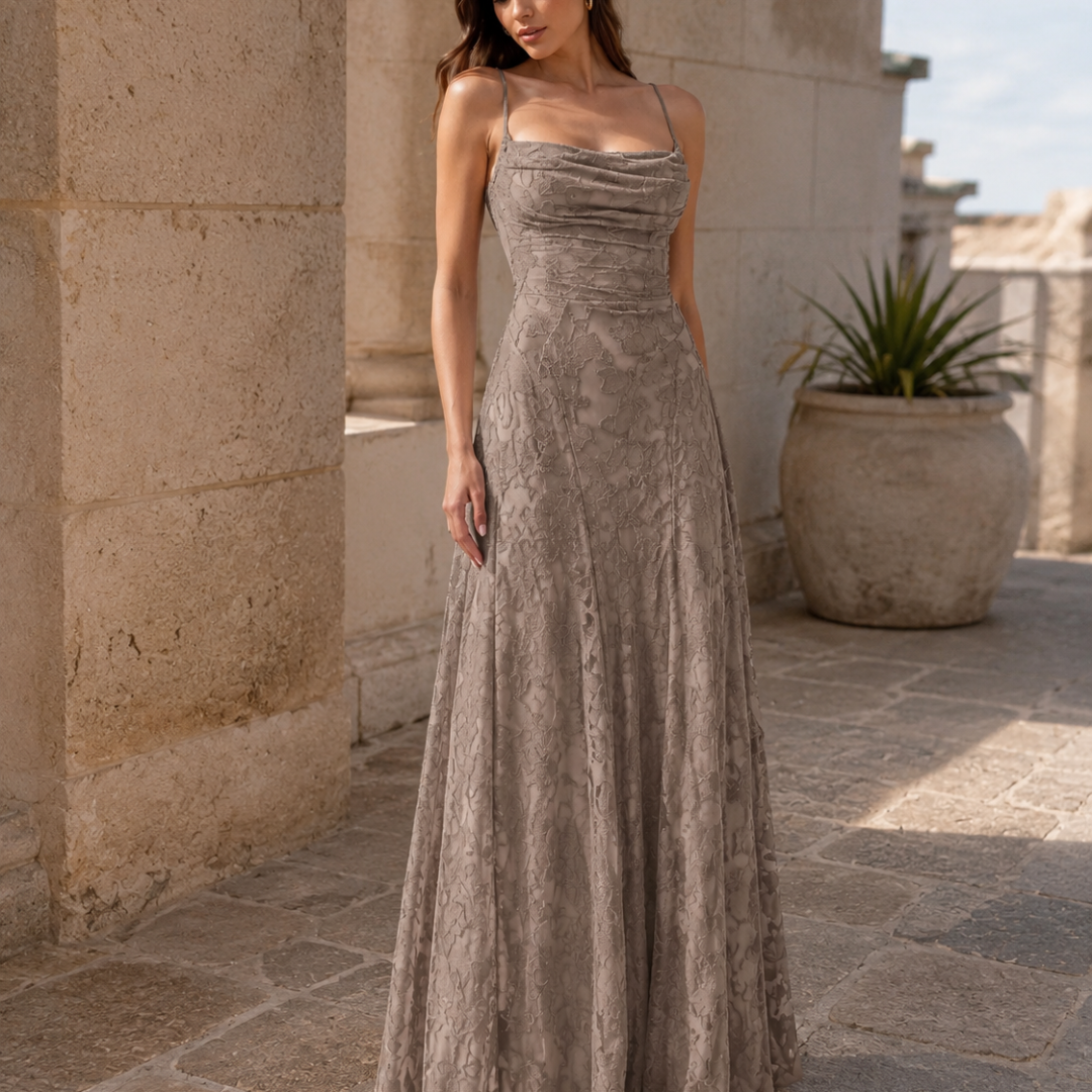 Robe longue Mireille | Dentelle florale, bretelles ajustables, robe de soirée élégante 12