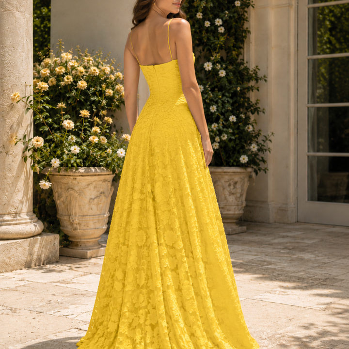 Robe longue Mireille | Dentelle florale, bretelles ajustables, robe de soirée élégante 2