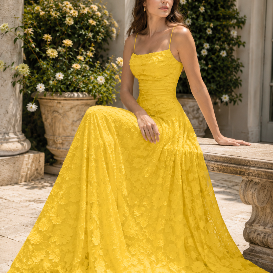 Robe longue Mireille | Dentelle florale, bretelles ajustables, robe de soirée élégante 3