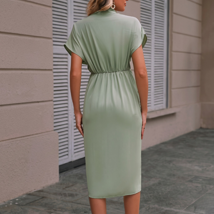 Robe midi Nora | Col V profond, taille torsadée, manches papillon, élégante pour femme 2