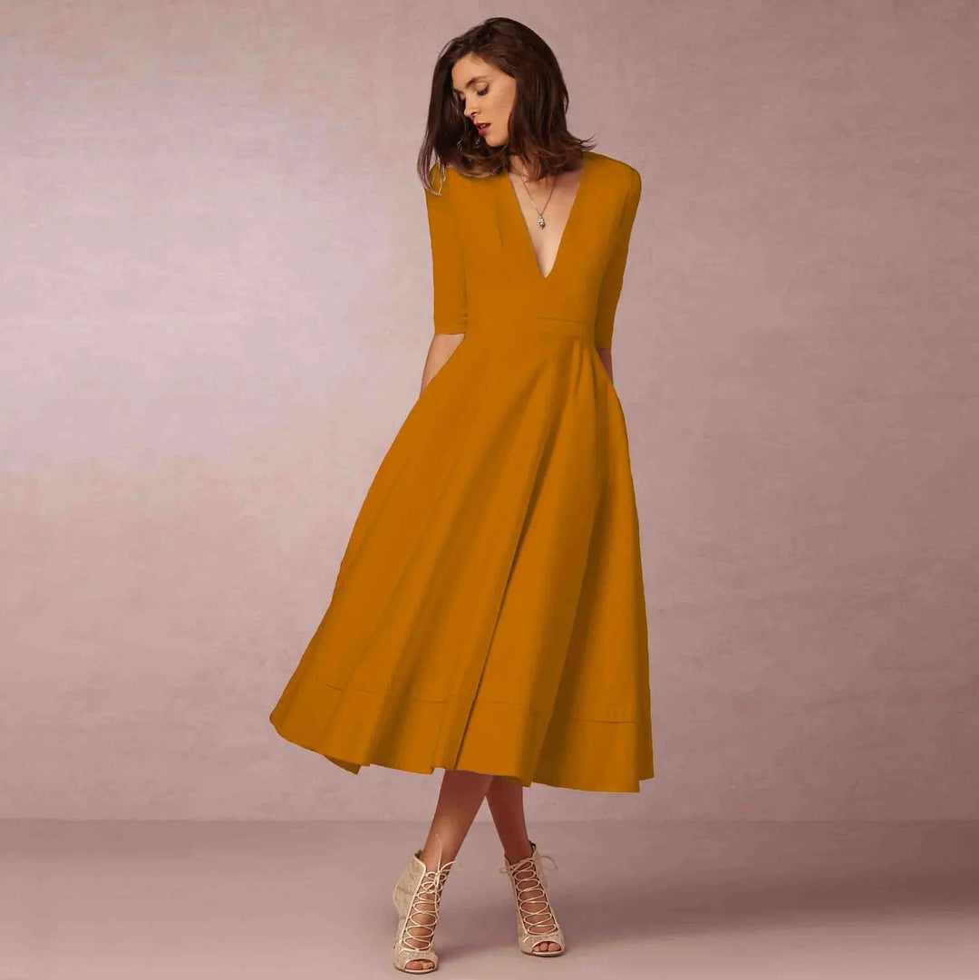 Robe Évasée Romane | Col V, Sans Manches, Élégance Intemporelle 2