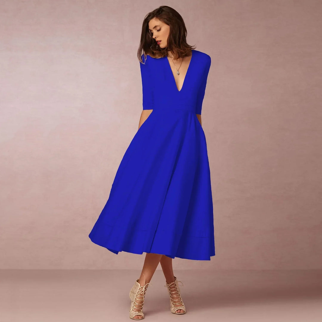 Robe Évasée Romane | Col V, Sans Manches, Élégance Intemporelle 11