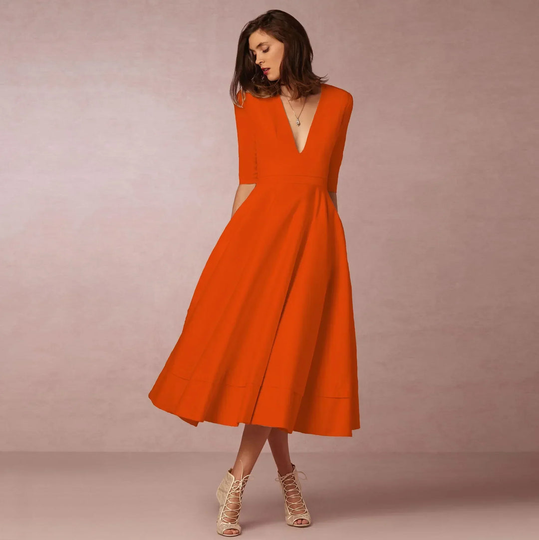 Robe Évasée Romane | Col V, Sans Manches, Élégance Intemporelle 10