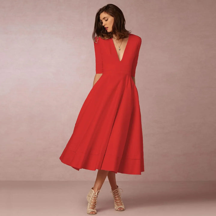 Robe Évasée Romane | Col V, Sans Manches, Élégance Intemporelle 7