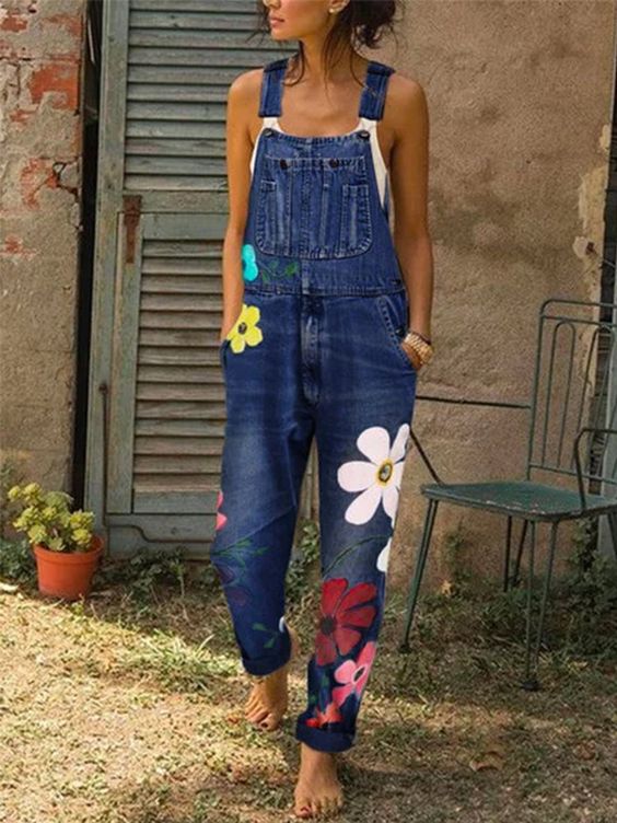 Salopette en Jean Sélène | Détails Floraux Artisanaux & Bretelles Réglables 1